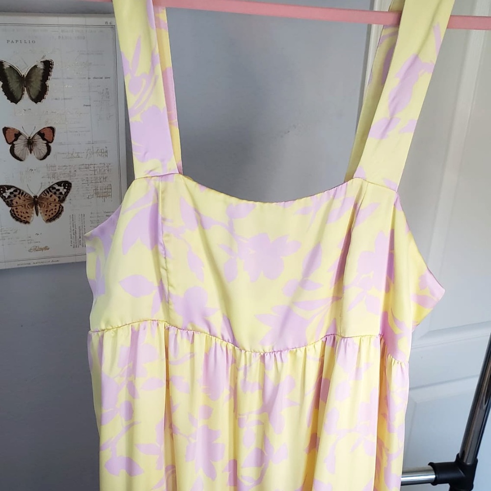 Adrienne - Cute dress!